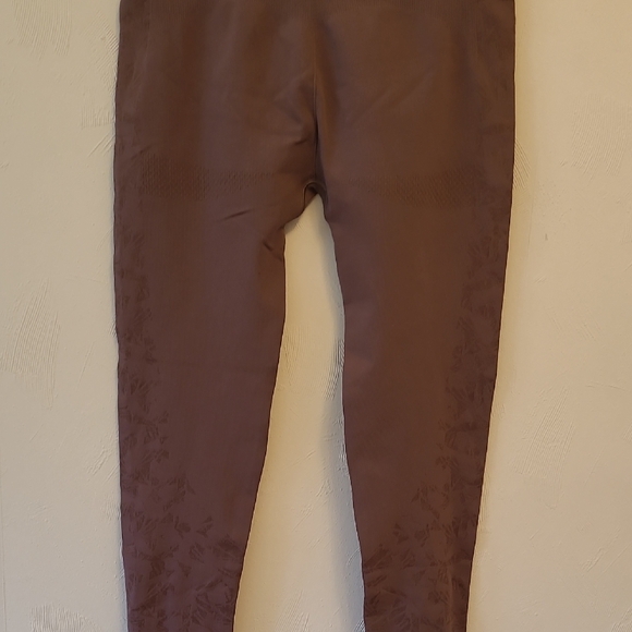 Gymshark Women's Mauve Leggings - Picture 8 of 11